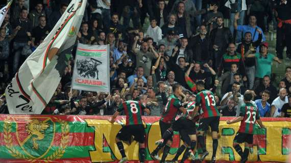 Ultras contestano pres Ternana: "Occhio a chi vendi la società"