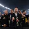 Milan, Allegri lascia la sede rossonera con il contratto (FOTO)