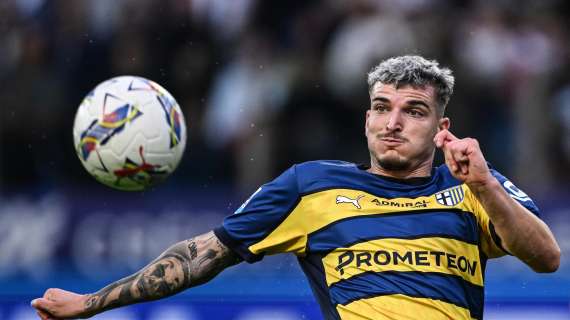 Parma, polemica social: Mihaila mette “like” al gol di Coman e scatena i tifosi