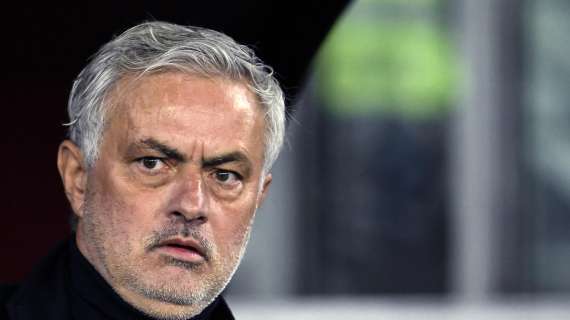 Mourinho: "Difficile capire come se possa andare un tecnico che ha giocato due finali europee"