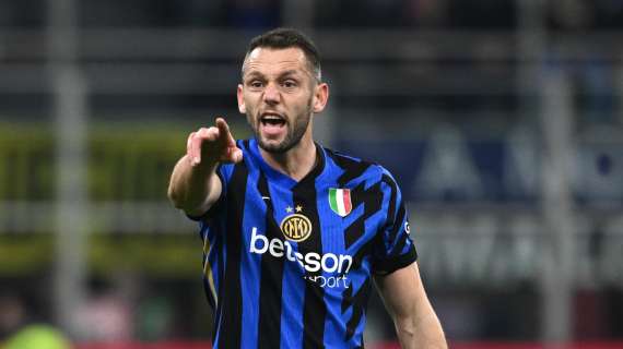 Inter, De Vrij spiega l’assenza: "Fastidio al ginocchio, non me la sentivo"