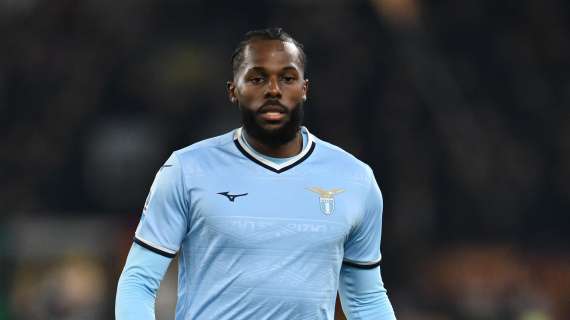 Le formazioni ufficiali di Lazio-Como: fuori Nuno Tavares. Esordio per Butez