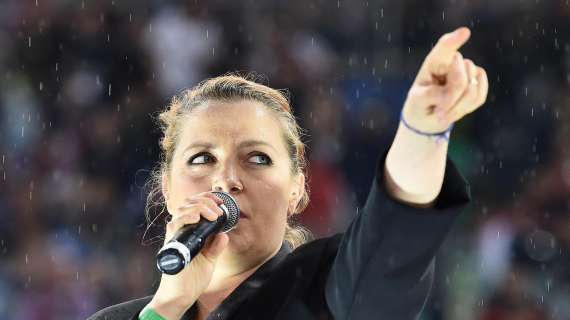 Noemi: "Grazie ai tifosi del Napoli per aver fatto della mia canzone un bellissimo coro"
