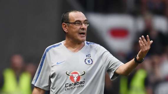 Vergognoso gesto contro Sarri: l'allenatore del Chelsea insultato dalla panchina del Burnley con "Italiano di m...a"
