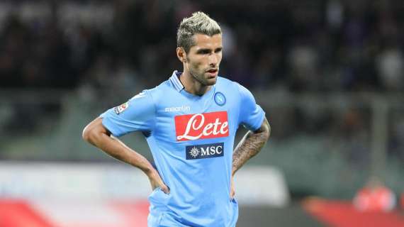 Behrami: “Napoli si aggrappa al calcio, ha bisogno del pallone per emergere in Italia e in Europa”