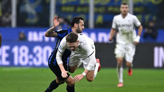 Rigorino per l'Inter ma Calhanoglu centra il palo! Si resta sull'1-1