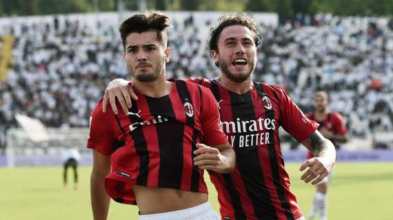 Il Milan batte nel finale lo Spezia e torna momentaneamente in vetta: finisce 1-2