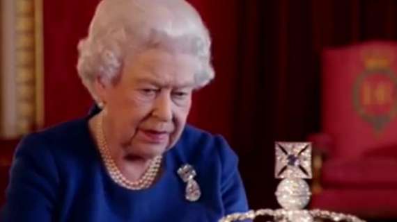 Coronavirus, il messaggio della regina Elisabetta II: "Restando uniti, vinceremo noi"
