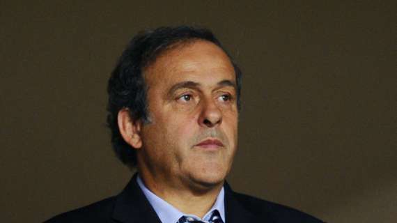 Platini contro il VAR: "Va usato per gol e fuorigioco, sui falli deve decidere l'arbitro"