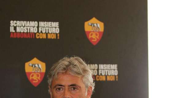 Roma, ancora un caso: Baldini si dimette. Colpa delle rivelazioni nell'autobiografia di Totti