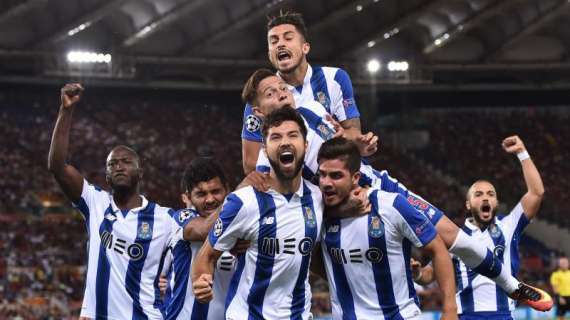 Champions, per la Roma si fa durissima: Porto in vantaggio all'intervallo, espulso De Rossi