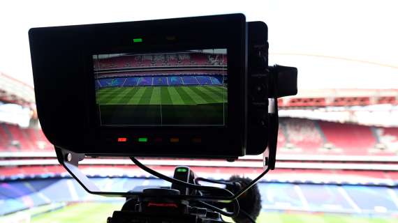 Calcio in Tv, le gare trasmesse oggi: dalla B alla Liga e l'anticipo di Serie A