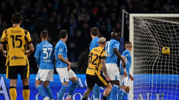 Scudetto, l’Inter resta favorita sul Napoli secondo i bookmakers: le quote