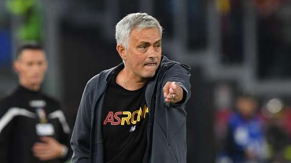 Roma, Mourinho: "Dura giocare 14 gare il giovedì. Feyenoord avvantaggiato"