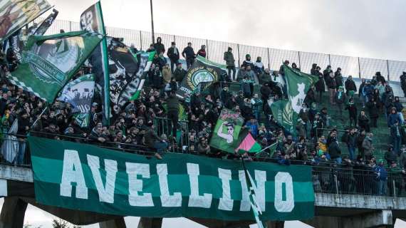 Nessun chiarimento e nessun passo indietro, è gelo tra i tifosi dell'Avellino e la dirigenza del club bianco-verde
