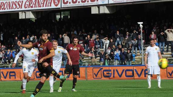 Accadde Oggi - Vittoria in rimonta nel derby contro la Juve Stabia e primo posto consolidato