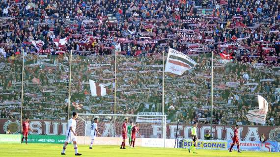 Salernitana in Serie A! Anche gli ultras della Reggina festeggiano: "Bentornata Bersagliera"