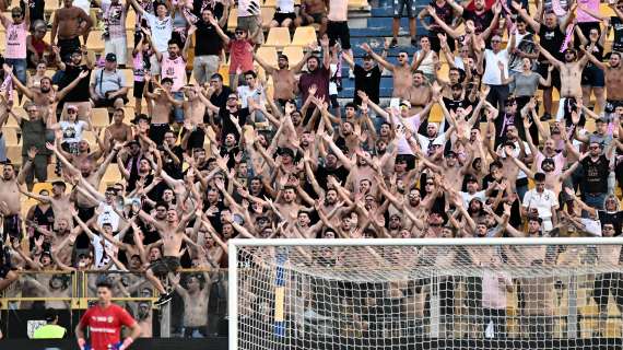 Come con la Salernitana, anche in Palermo-Sampdoria lancio di petardi verso il settore ospiti