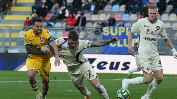 Salernitana, un calciatore resta a Salerno