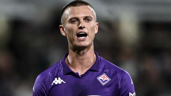 Fiorentina, Gudmundsson salta la Roma: lesione al bicipite femorale della coscia destra per lui