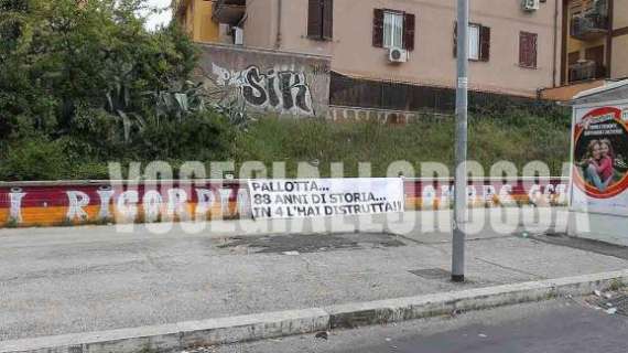 Striscione a Torre Spaccata contro Pallotta: "88 anni di storia... in 4 l'hai distrutta". FOTO!