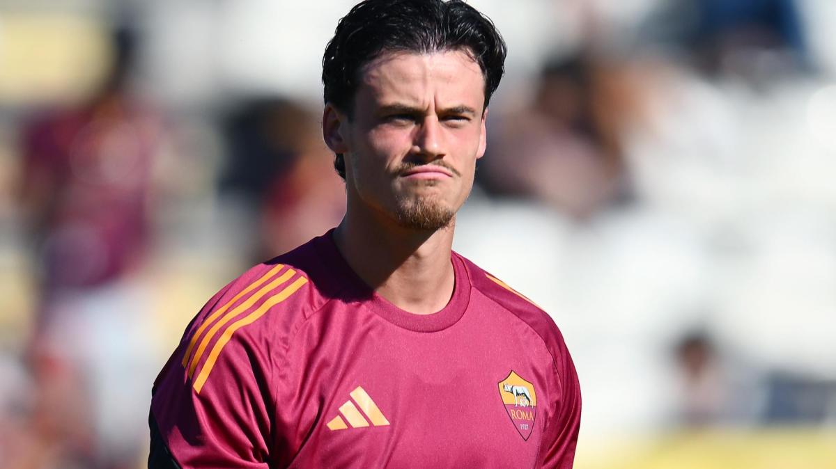Siparietto tra Svilar ed El Shaarawy durante l’allenamento. VIDEO!