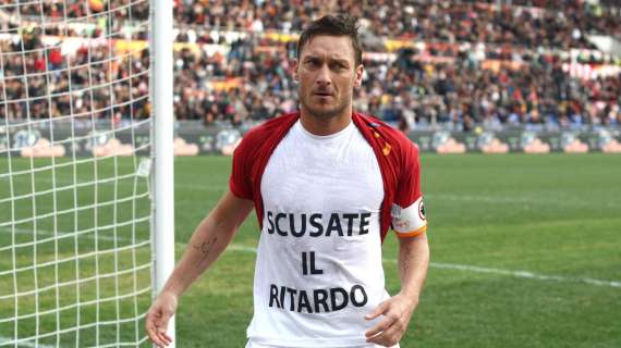 Accadde oggi - La Roma rimonta due reti a San Siro nel finale. Totti mostra la maglia: "Scusate il ritardo". Ag. Stekelenburg: "Se continua a non giocare andiamo via subito"