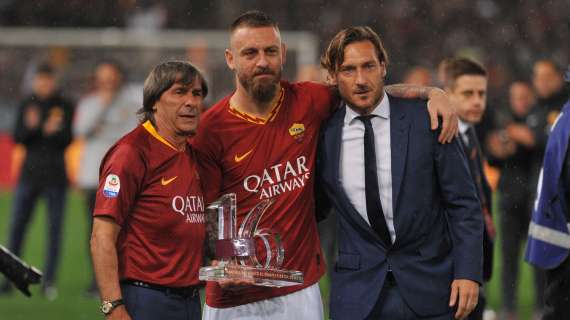 Accadde oggi - Totti: "De Rossi parafulmine come Mourinho, rischia". Alisson salva la Roma in Champions. Renzi: "Mentre corro ascolto anche Grazie Roma"