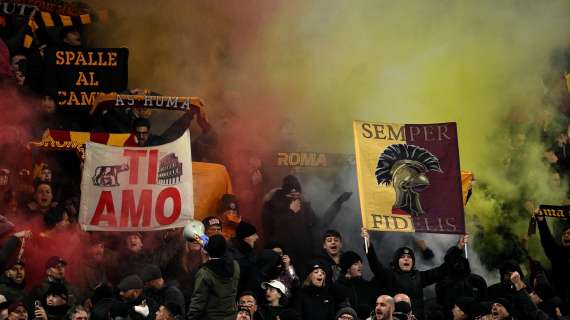 "Noi non vi lasceremo mai": il sostegno della Curva Sud verso i giocatori della Roma